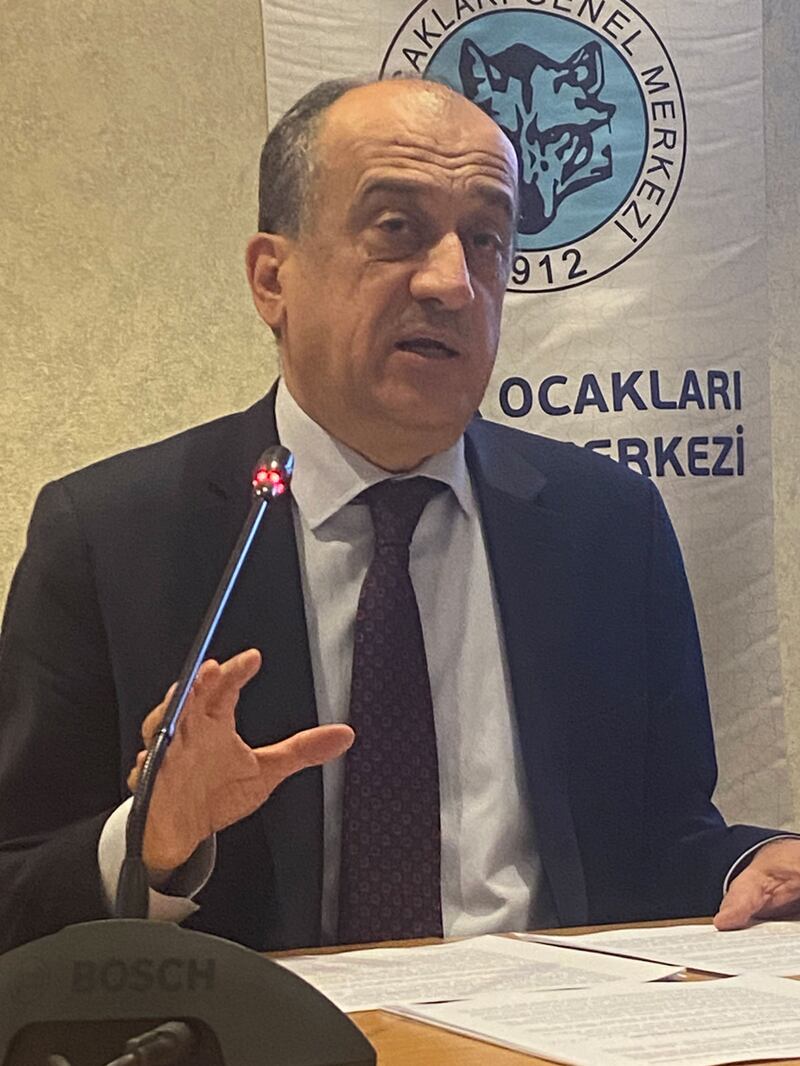 «ئۇيغۇر قىرغىنچىلىقىنى خاتىرىلەش كۈنى» مۇناسىۋەت بىلەن ئېچىلغان يىغىندا تۈركىيەنىڭ رۇسىيە ۋە ئىراندا تۇرۇشلۇق سابىق باش ئەلچىسى ئۈمىت ياردىم ئەپەندى سۆزلىمەكتە. 2024-يىلى 9-دېكابىر، ئەنقەرە، تۈركىيە.