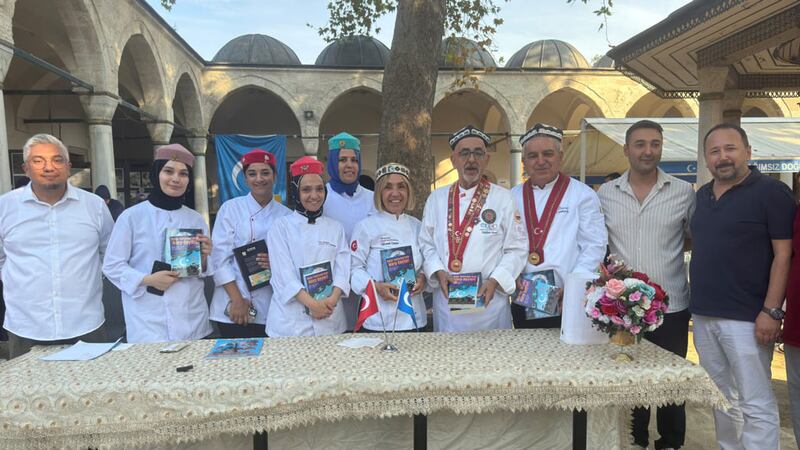 ئىستانبۇلدا ئۆتكۈزۈلگەن لەززەتلىك ئۇيغۇر تاماقلىرى مۇسابىقىسىدىن كۆرۈنۈشلەر. 2024-يىلى 1-سېنتەبىر، ئىستانبۇل