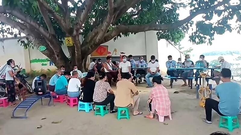 china-myanmar-border-villager.jpg