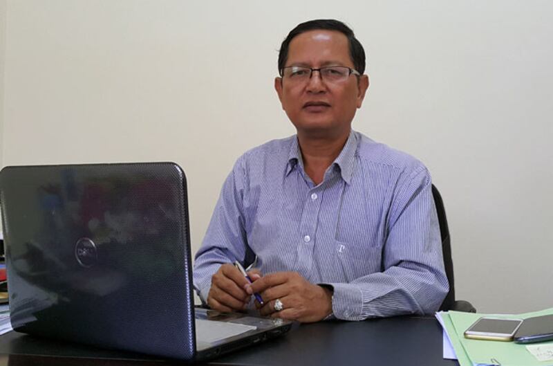 អគ្គនាយករងនៃអគ្គនាយកដ្ឋានបច្ចេកទេសវប្បធម៌នៃក្រសួងវប្បធម៌ និងវិចិត្រសិល្បៈ លោកសាស្ត្រាចារ្យ យន់ ធារ៉ា ផ្ដល់បទសម្ភាសន៍កាលពីដើមខែកក្កដា ឆ្នាំ២០១៥។