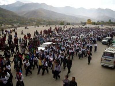 tibetan-students-protest-250.jpg