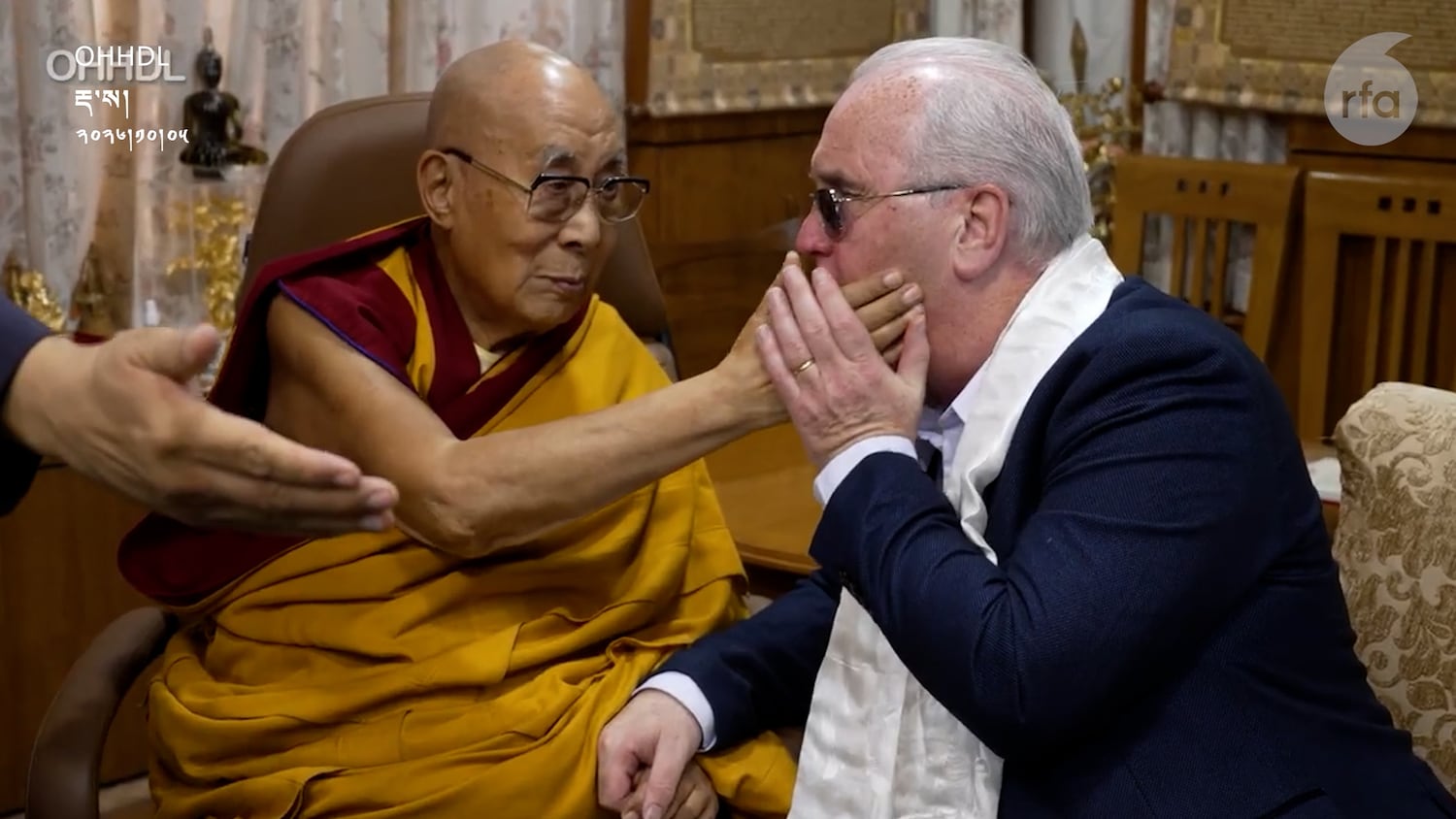དམག་འཁྲུག་ཁྲོད་ཚུད་པའི་ཕྲུ་གུ་ལྟ་སྐྱོང་ཚོགས་པའི་འགན་འཛིན་རི་ཆརཌི་མོར་གྱིས་མཇལ་ཁ་ཞུས།