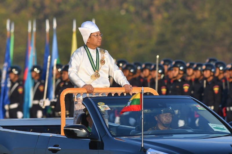 ၂ဝ၂၃ ခုနှစ် ဇန်နဝါရီလ ၄ ရက်နေ့က နေပြည်တော်တွင် ကျင်းပသည့် လွတ်လပ်ရေးနေ့ အခမ်းအနား တက်ရောက်လာသော ဗိုလ်ချုပ်မှူးကြီး မင်းအောင်လှိုင်။ (Photo: Myanmar Military)