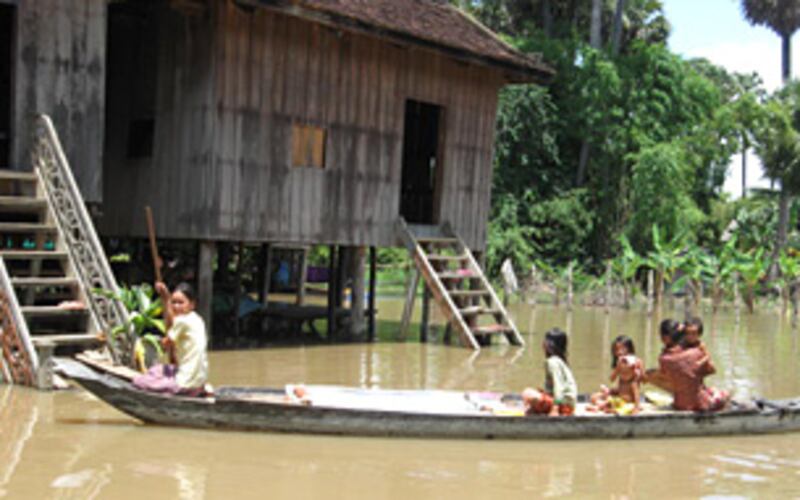 ទឹក​ជំនន់​កំពង់ធំ ៣០៥