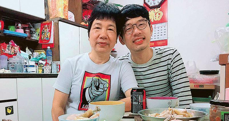 面對政權打壓，羅冠聰認為母親是無辜的。（羅冠聰FB圖片）