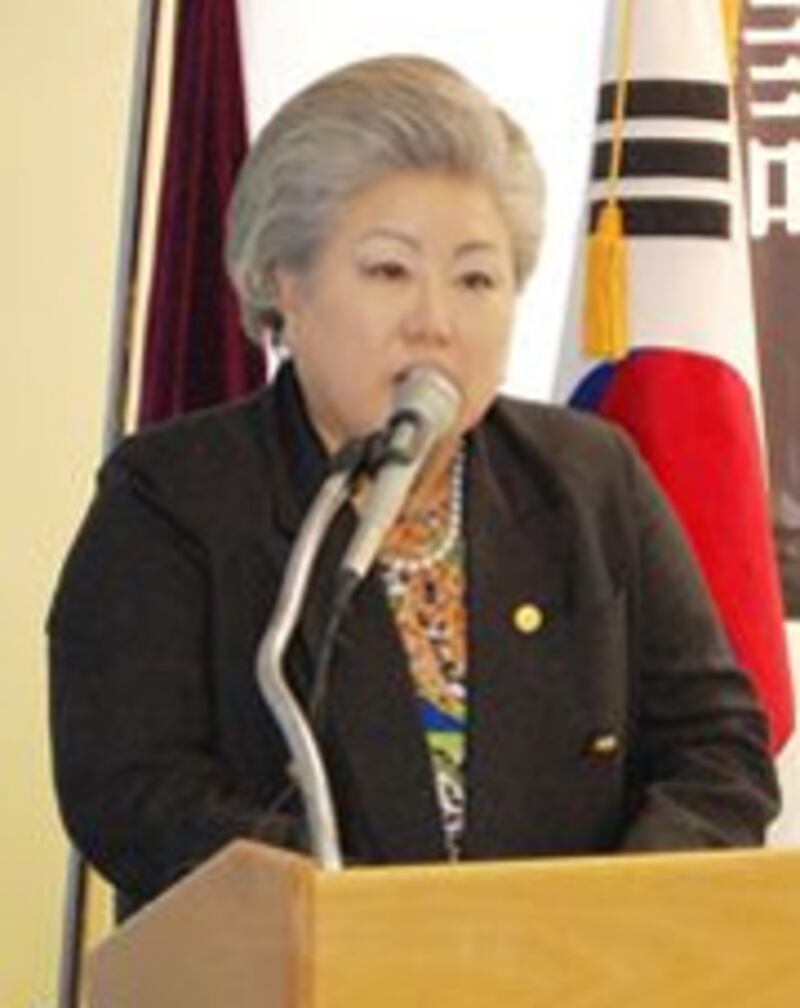 린다 한 회장이 한 행사에서 인사하고 있다. (사진제공: 워싱턴지구한인연합회)