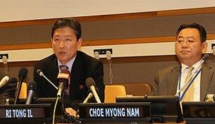 북한 유엔대표부가 지난 10월 미국 뉴욕 맨해튼의 유엔본부에서 '북한 인권 관련 설명회'를 열었다. 리동일 북한대표부 차석대사(왼쪽)와 최명남 외무성 국제기구국 부국장.