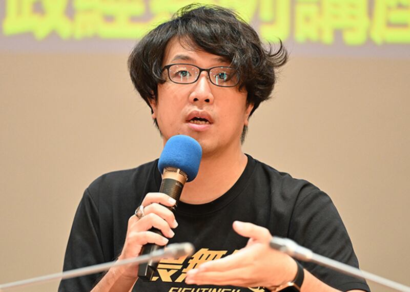 2020年9月27日,台灣人權促進會副會長沈伯洋表:台灣應盡快通過「境外勢力登記法」,揭露中國在台協力者身分。(鍾廣政 攝)