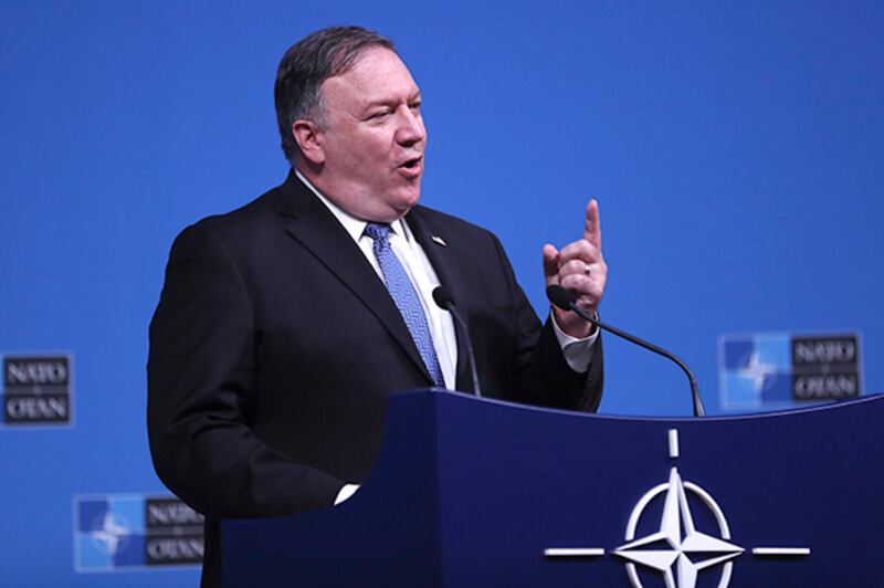4일 브뤼셀의 나토(NATO) 본부에서 열린 나토 외교장관 회담에서 폼페이오 미국 국무장관이 연설하고 있다.