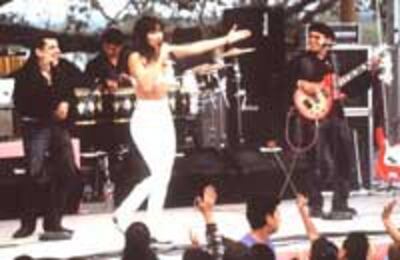 selena200.jpg