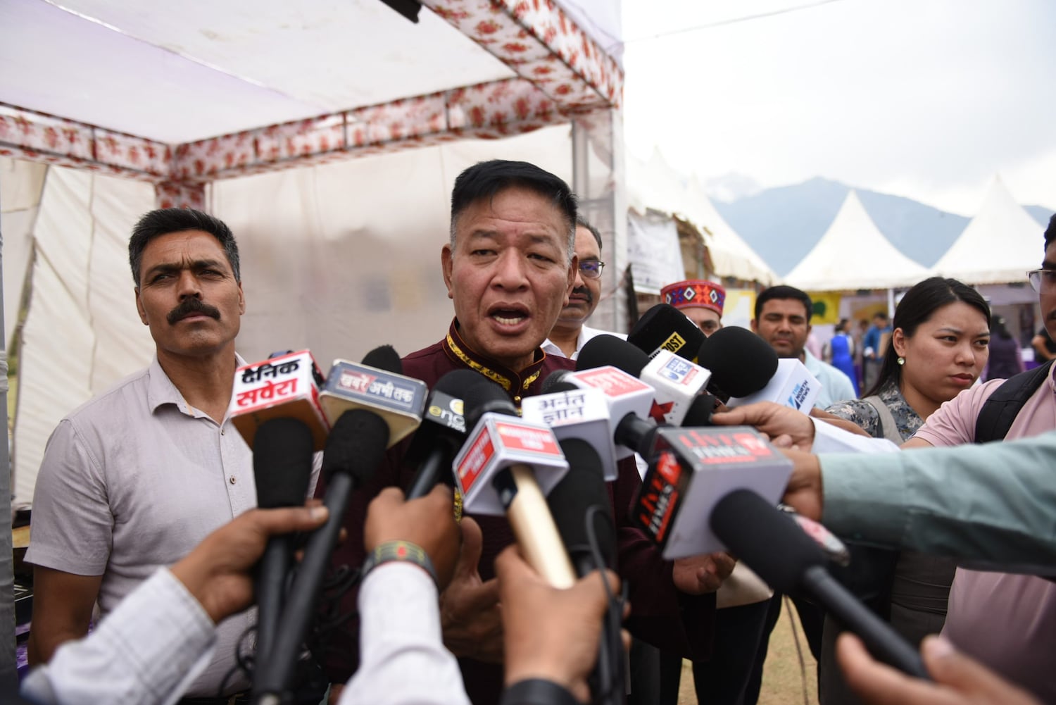 རྒྱ་གར་དང་རྒྱལ་སྤྱིའི་ཁྲོད་བོད་དོན་གོ་རྟོགས་རྒྱ་གང་ཆེ་སྤེལ་དགོས་གལ་ཆེ་ཞེས་གསུངས་པ།