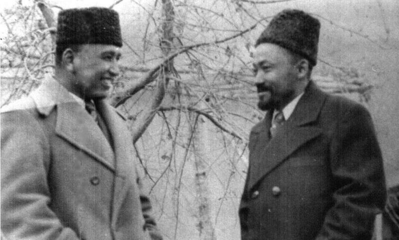 ئەيسا يۈسۈپ ئالىپتېكىن بىلەن مۇھەممەد ئىمىن بۇغرا ئافغانىستاننىڭ كابۇل شەھىرىدە. 1940-يىل.