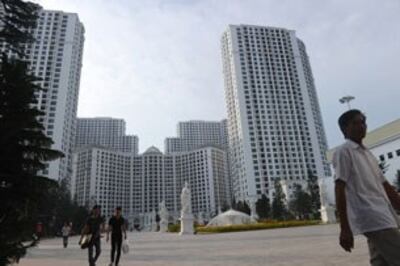 Khu vực đi bộ tại Vincom Royal City gần Trung tâm mua sắm Vincom Mega Mall ở Hà Nội ngày 17 tháng 8 năm 2013.