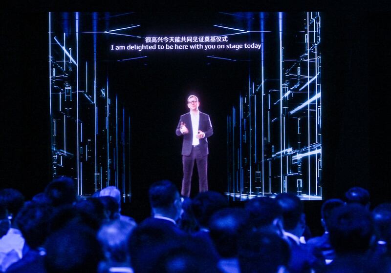 奧迪董事會主席杜思曼透過視頻發表演講,稱長春建廠是一個重要的里程碑。(一汽公號「悅讀一汽」)