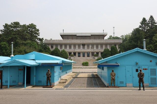 유엔군 사령부와 한국 통일부는 판문점 견학을 오는 30일부터 재개한다고 밝혔다. 사진은 경기 파주시 판문점의 모습.