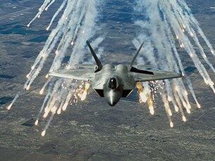 한미 독수리(FE) 연합훈련에 참가한 미국의 F-22 스텔스 전투기. 