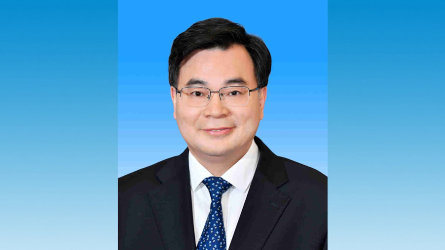 བོད་རང་སྐྱོང་ལྗོངས་ཀྱི་དམར་ཤོག་འགོ་ཁྲིད་འཕོ་འགྱུར་བཏང་བ།