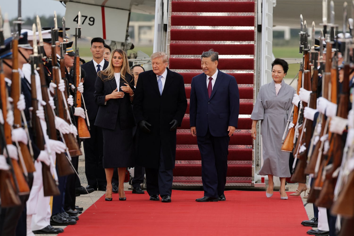 ཞི་ཅིང་ཕིང་ཨ་རིར་འབྱོར་སྐབས་ཨ་རིའི་སྲིད་འཛིན་ནས་གནམ་ཐང་ལ་ཕེབས་བསུ།