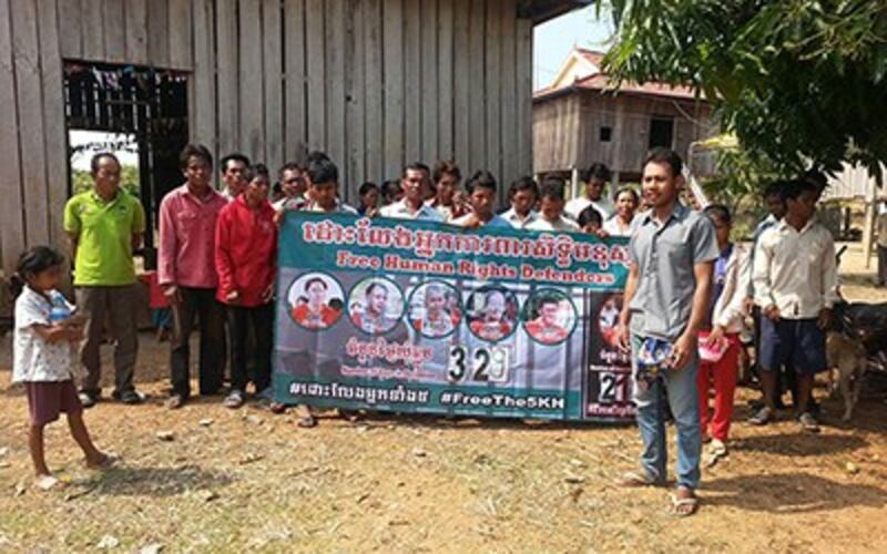 Residents of Trapeang Pring commune in Tboung Khmum province call for the release of ADHOC workers, NEC deputy secretary-general Ny Chakrya and Tep Vanny, Feb. 23, 2017.