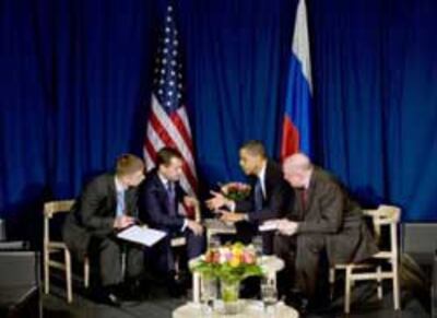 Tổng thống Barack Obama thảo luận với Tổng thống Nga Dmitry Medvedev bên lề Hội nghị thượng đỉnh Copenhagen, hôm 18-12-2009. White House Photo by Pete Souza.