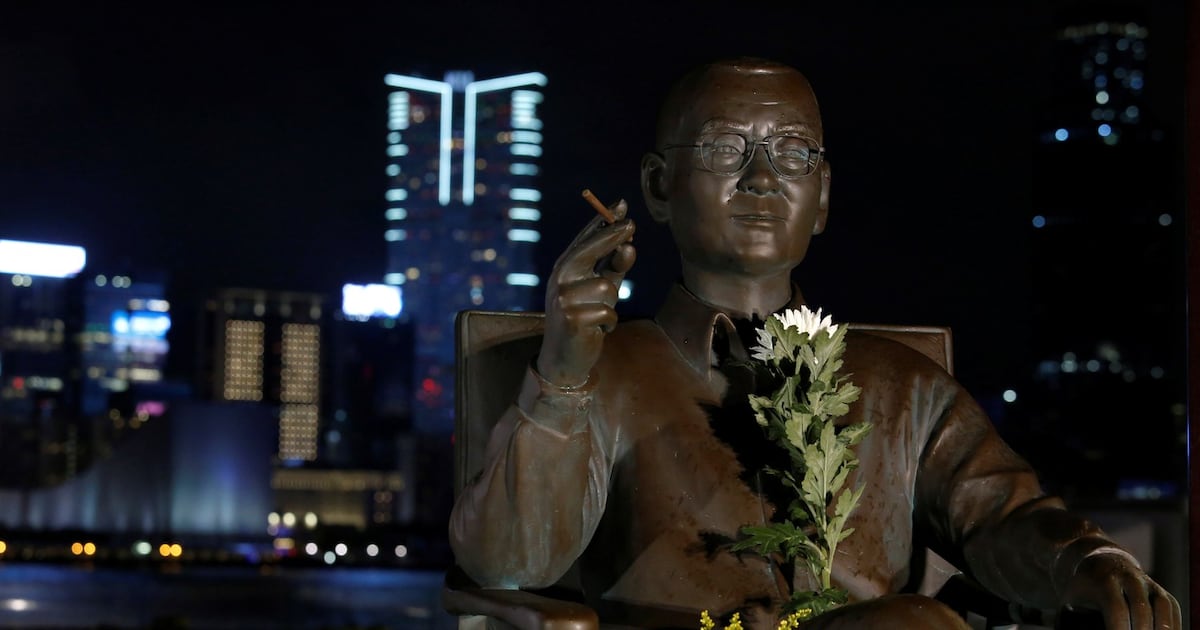 Banned Hong Kong statues to find new refuge in democratic Taiwan ...
