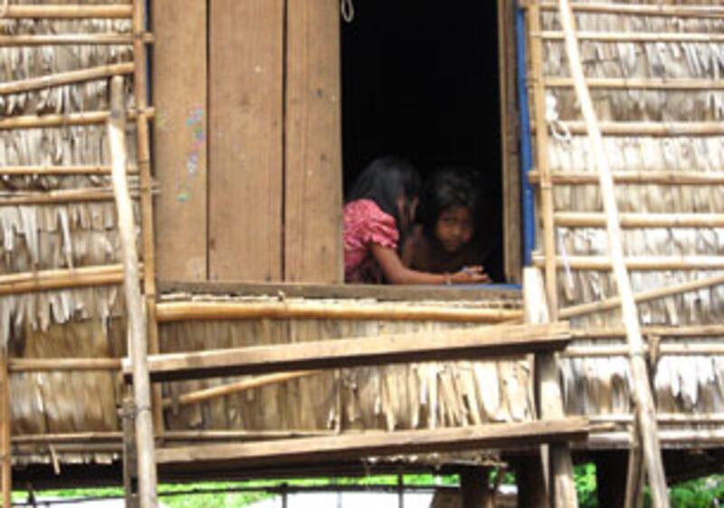 ក្មេង កំពង់ធំ ៣០៥