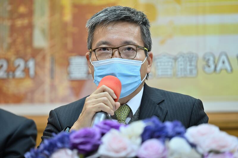 2021年12月21日，淡江大學兩岸關係研究中心主任張五岳：北京是否有自信讓香港恢復兩岸中介角色值得觀察。（鍾廣政 攝）