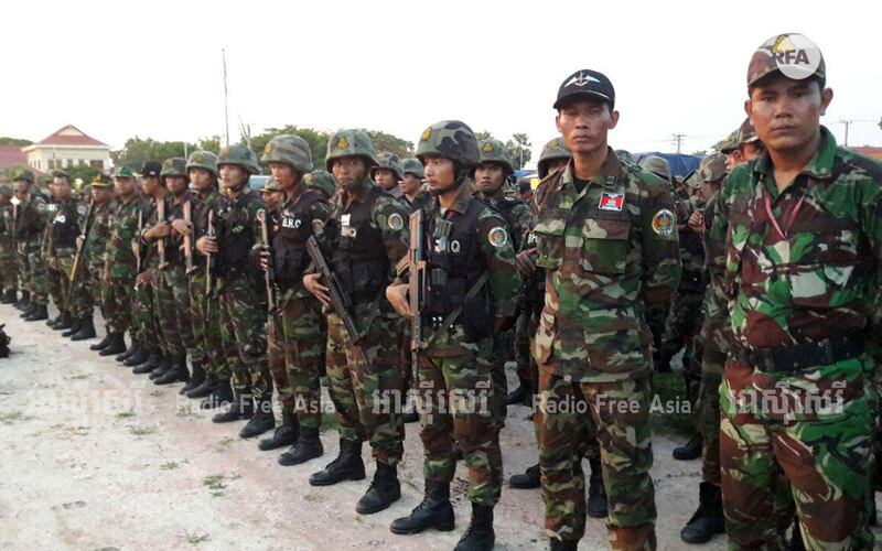 កងទ័ព​ត្រឡប់​ពី​តំបន់​ព្រំដែន​កម្ពុជា-ឡាវ នៅ​ចំណុច​អូរ​អាឡៃ និង​អូរ​តាង៉ាវ ស្រុក​សៀមប៉ាង ខេត្ត​ស្ទឹងត្រែង នៅ​ល្ងាច​ថ្ងៃ​ទី​១២ ខែ​សីហា ឆ្នាំ​២០១៧។ 