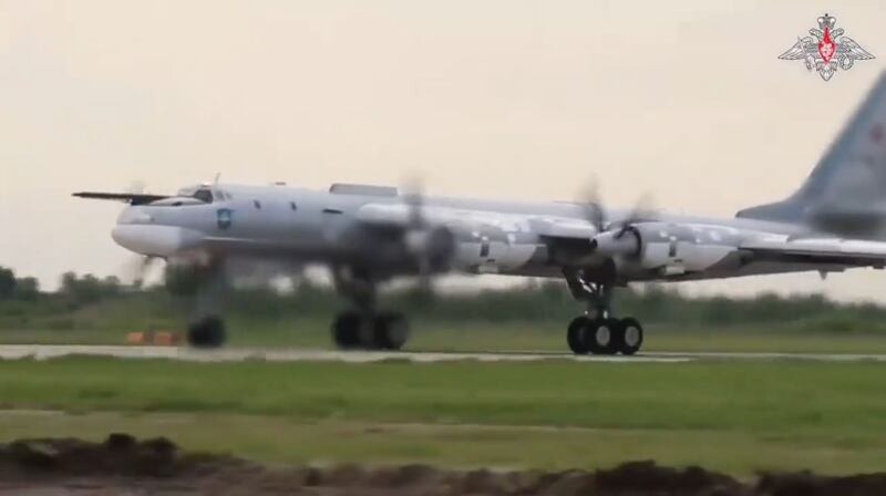 러시아 Tu-95MS 전략폭격기(러시아 국방부).JPG