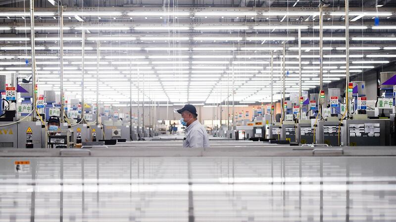 疫情下的封城锁国,外商大量转移资产,中国第一季经济增长出现负6.8%,为中国四十年来最低。(法新社资料图片)