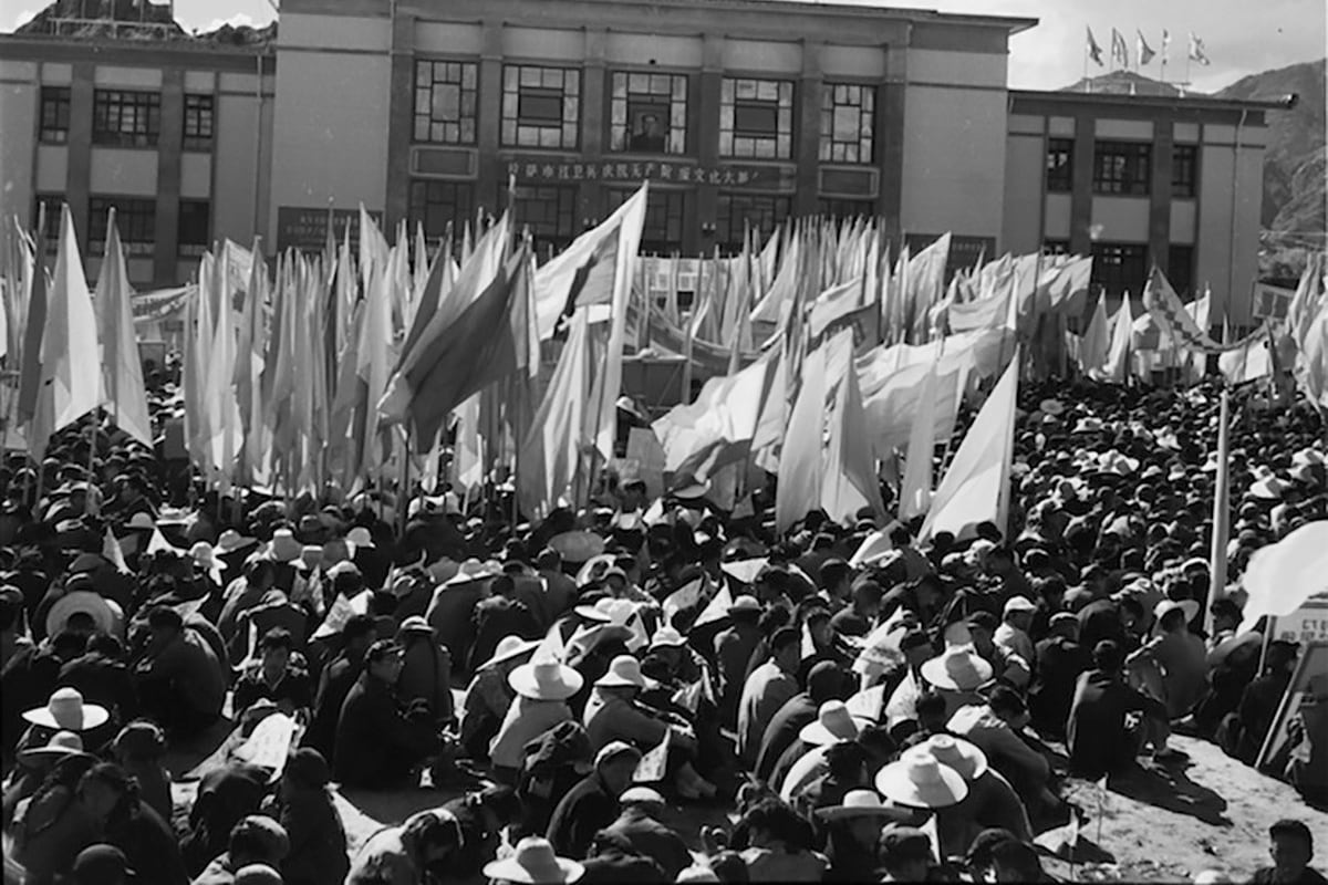 坐落于布达拉宫脚下的“劳动人民文化宫”1965年竣工,是六十年代最早的“援藏”建筑。