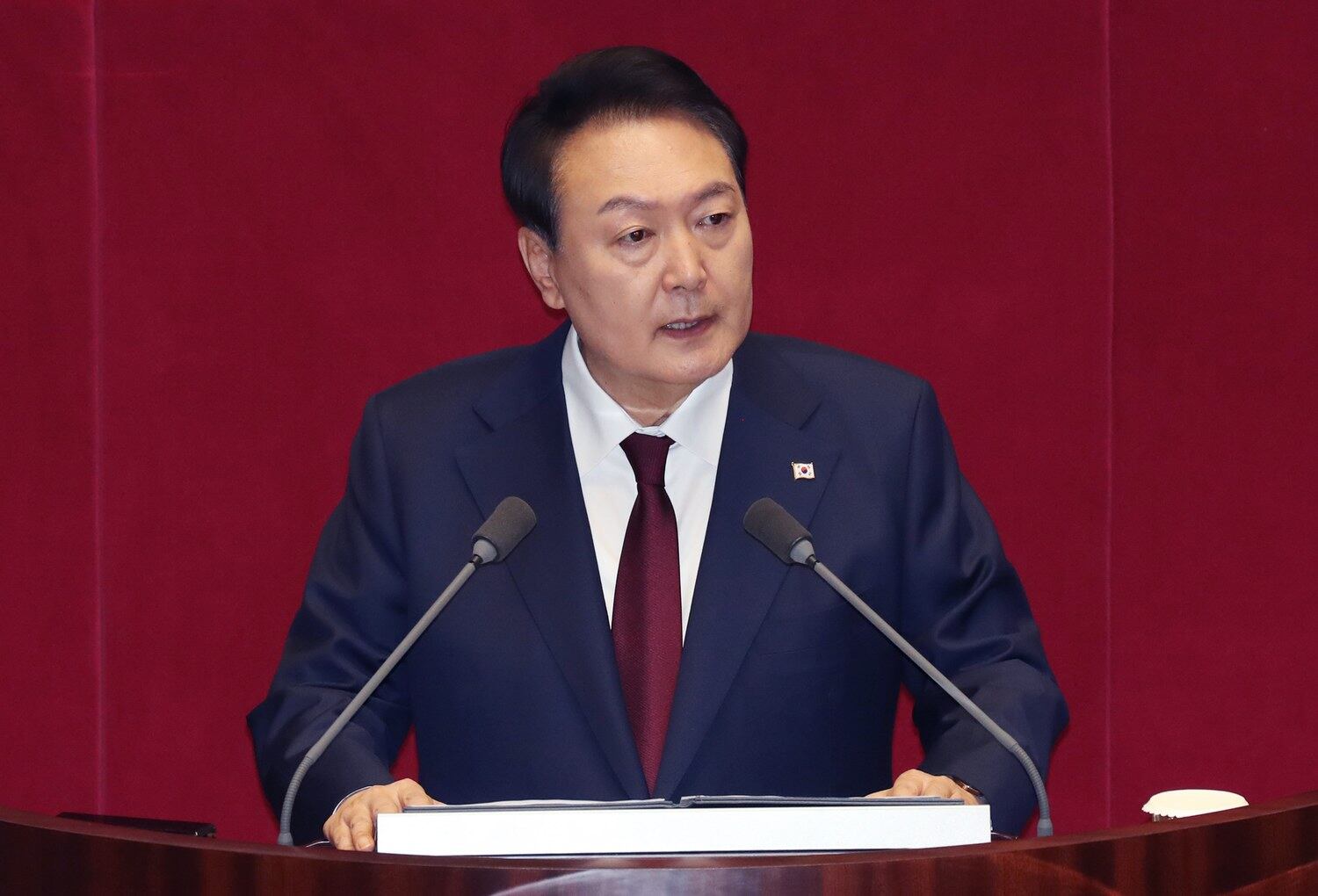 윤석열 대통령이 25일 서울 여의도 국회 본회의장에서 내년도 예산안 시정연설을 하고 있다.