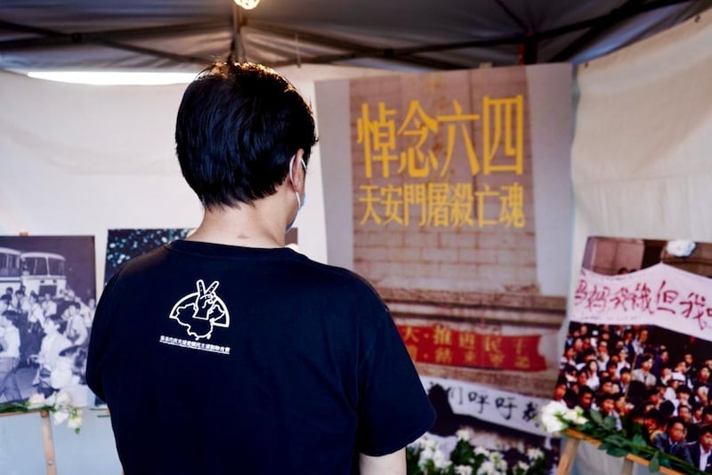 在台港人三哥過去30多年從未 缺席 香港的悼念六四晚會。(淳音 攝)