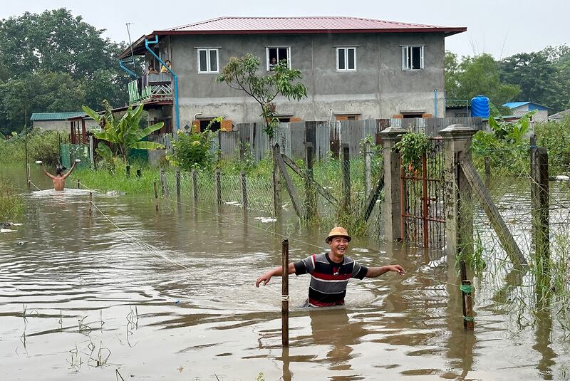 ရန်ကုန်တိုင်း၊ လှည်းကူးမြို့ အနိမ့်ပိုင်းရပ်ကွက်များ ရေကြီးရေလျှံနေသည်ကို ၂၀၂၃ အောက်တိုဘာ ၈ ရက်နေ့က တွေ့ရစဉ်။ (Photo : RFA)