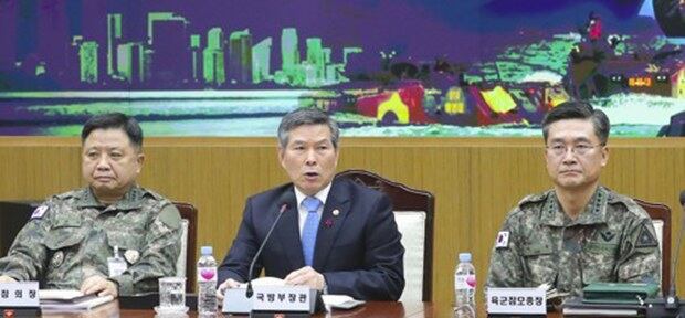 정경두 국방부 장관이 4일 오전 서울 국방부에서 열린 '2019 연말 전군주요지휘관 회의'에서 모두발언하고 있다. 