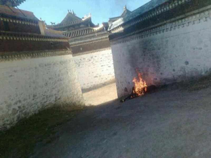 Dhondup's burning body at Labrang Monastery.