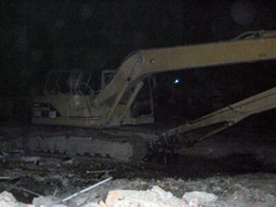 图片:偷拆用的机械(武汉被拆迁户陈绪兴提供)