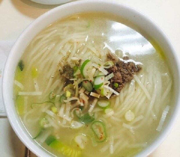 서울 서초구 양재동에 있는  '소호정'의 칼국수.
