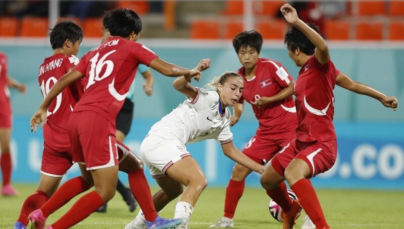 북한과 미국의 U-17 여자 월드컵 준결승 장면.