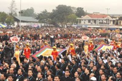 Quang cảnh lễ bế mạc năm thánh 2010 kiêm đại hội hành hương Đức Mẹ La Vang lần thứ 29