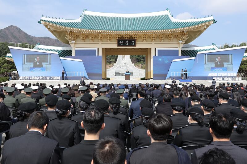 한덕수 대통령 권한대행 국무총리가 28일 국립대전현충원에서 열린 서해 수호의 날 기념식에 참석해 기념사를 하고 있다.