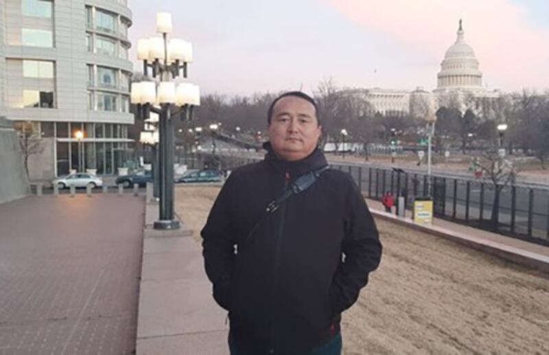 身在美国的哈萨克斯坦人权团体 “阿塔珠尔特志愿者组织” (Atajurt Kazakh Human Rights)的创始人赛尔克坚称，恐吓、勒索这些证人的包括中国在哈萨克斯坦的所谓“软实力”，也就是当地亲共的华人华侨组织，以及和中方相配合的哈萨克斯坦安全局。 （赛尔克坚提供）