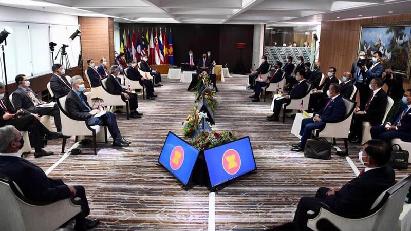 HunSen_at_Asean_meeting_24_04_2021_01.jpg