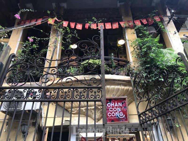 Biệt thự ở phố Chân Cầm