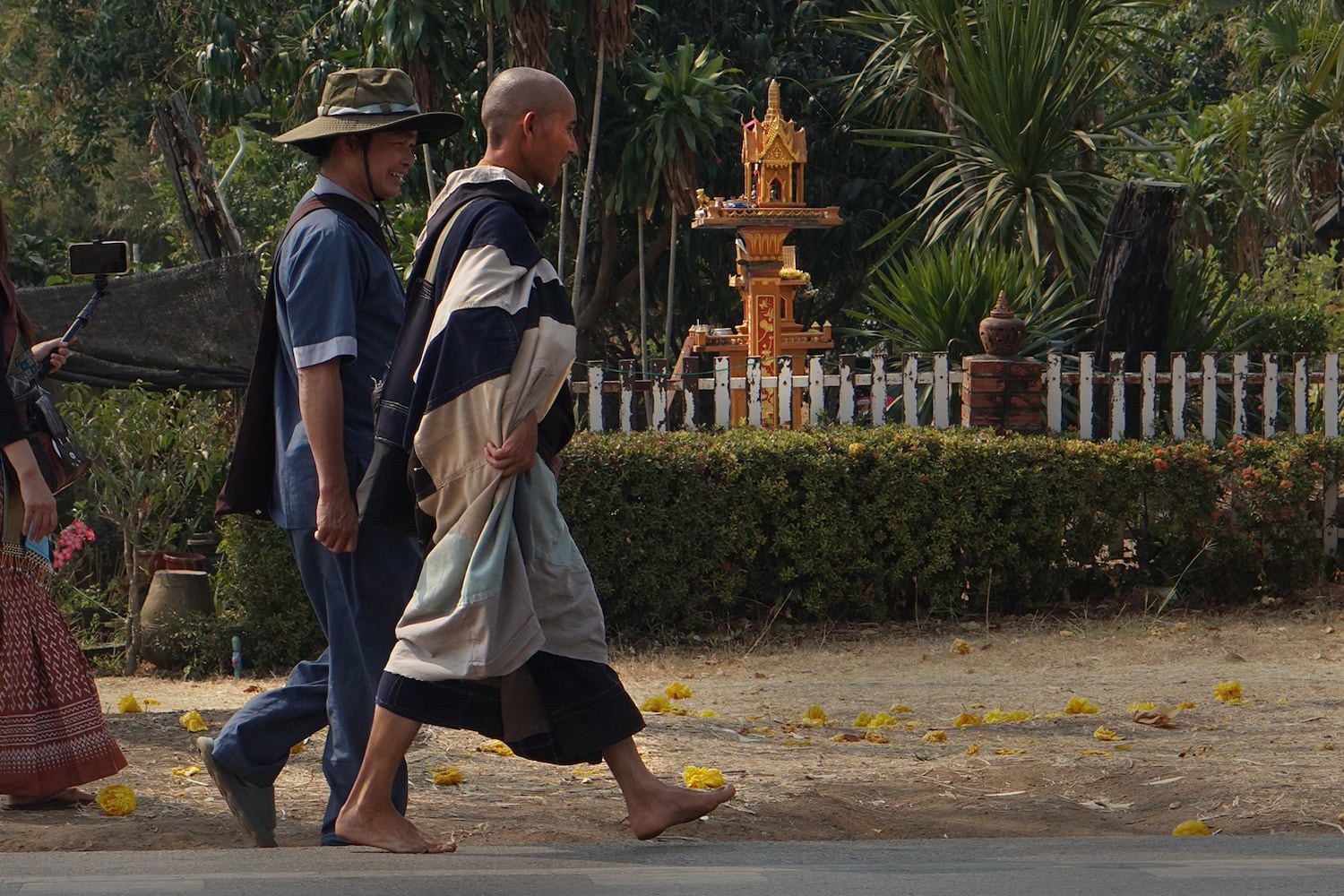 Thailand extends visa of Vietnamese monk on barefoot pilgrimage to India