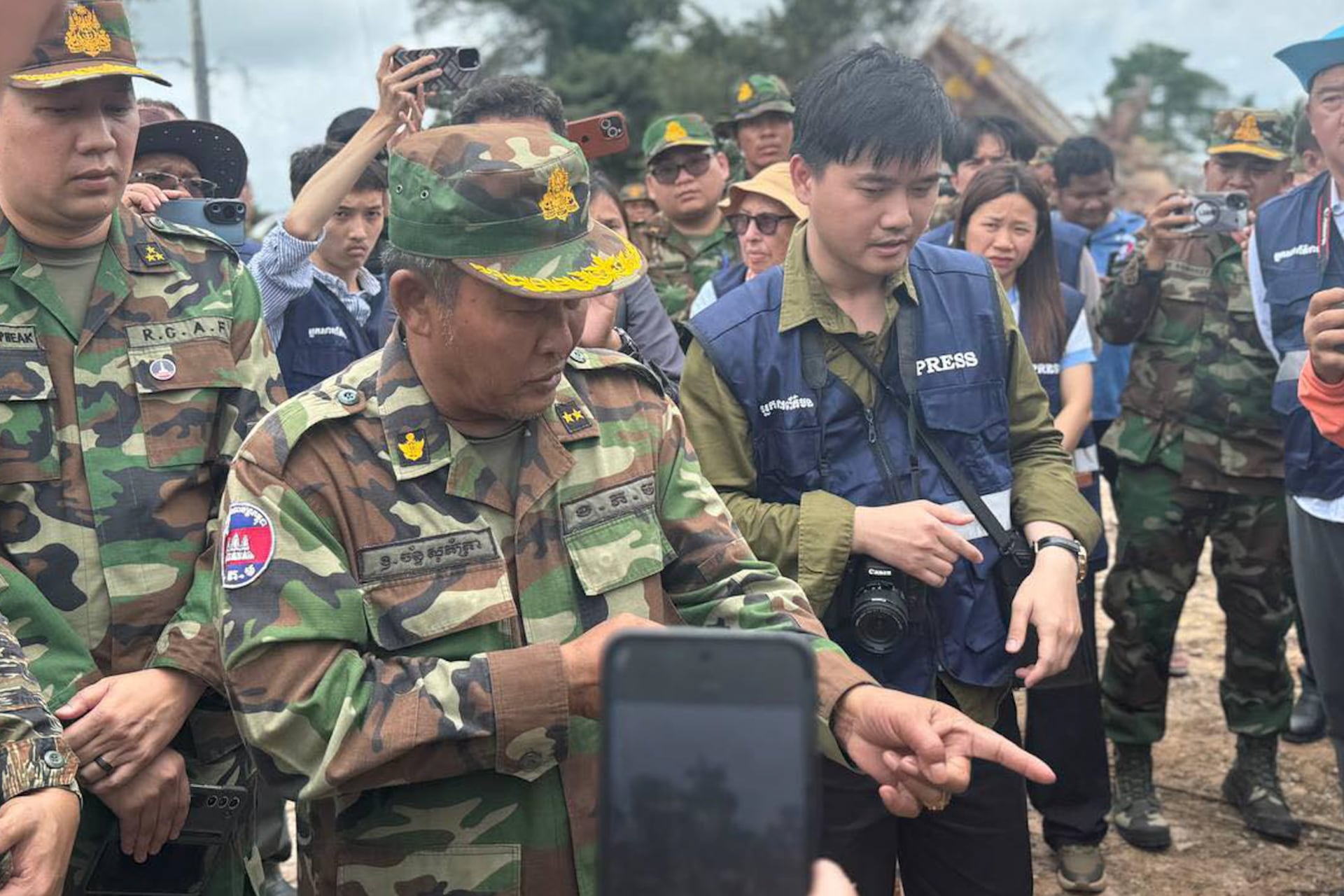 Commander of the Preah Vihear Military Operations Area, Chan Sopheakda, spoke to military attachés from 13 embassies on July 30, 2025.