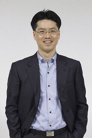 강동완 동아대 교수