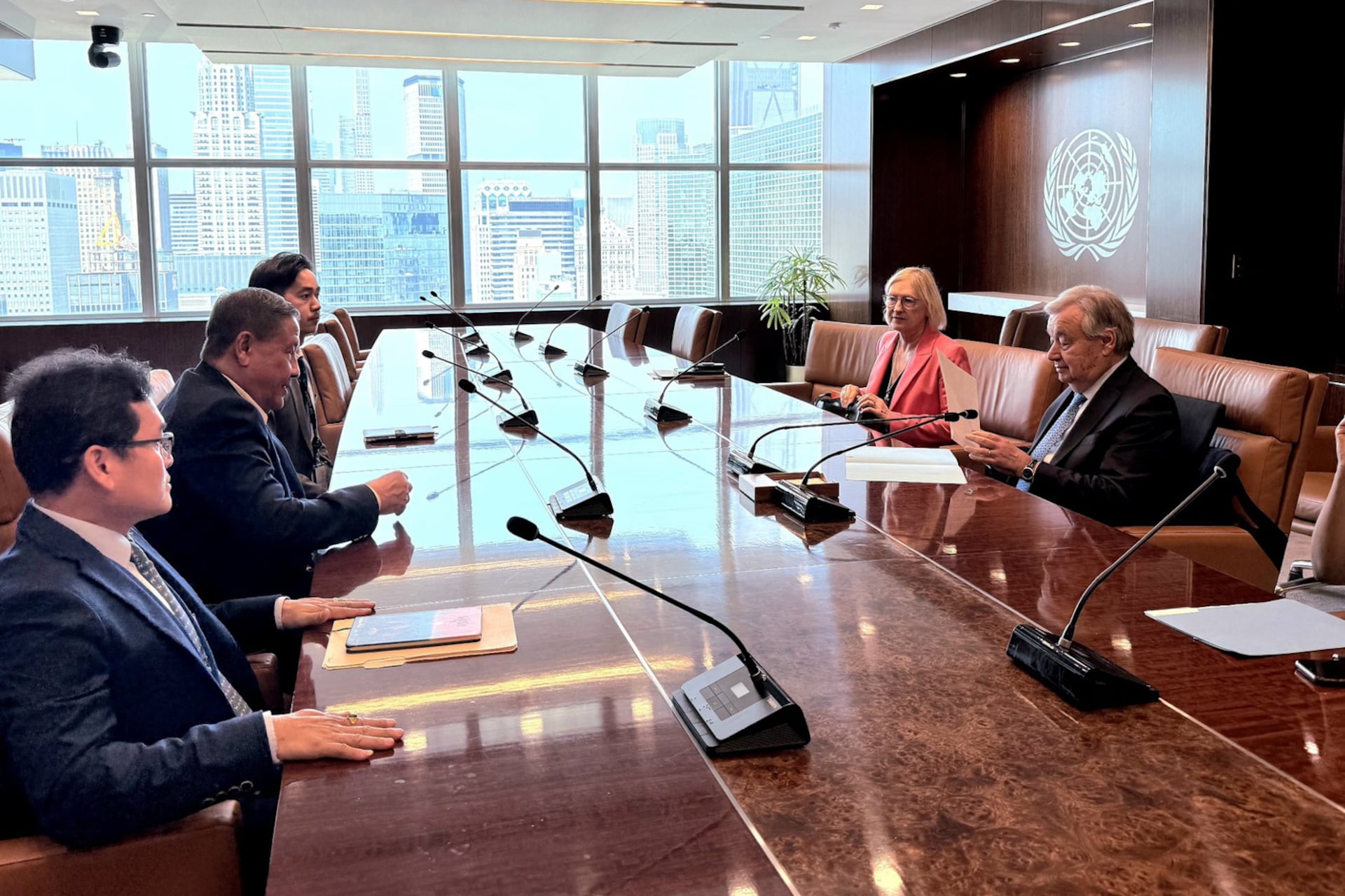 Ambassador and Permanent Representative of the Kingdom of Cambodia to the United Na-tions, Keo Chhea (L) met with Secretary-General of the United Nations, António Guterres to talk on Cambodian-Thai border conflict on 27 August 2025.