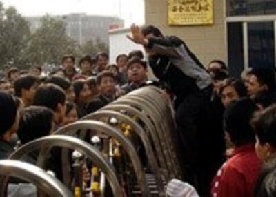 XIAN-PROTEST-200.jpg