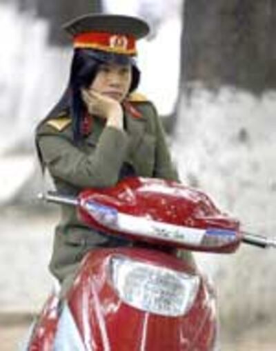 ApecFemaleSoldier150.jpg